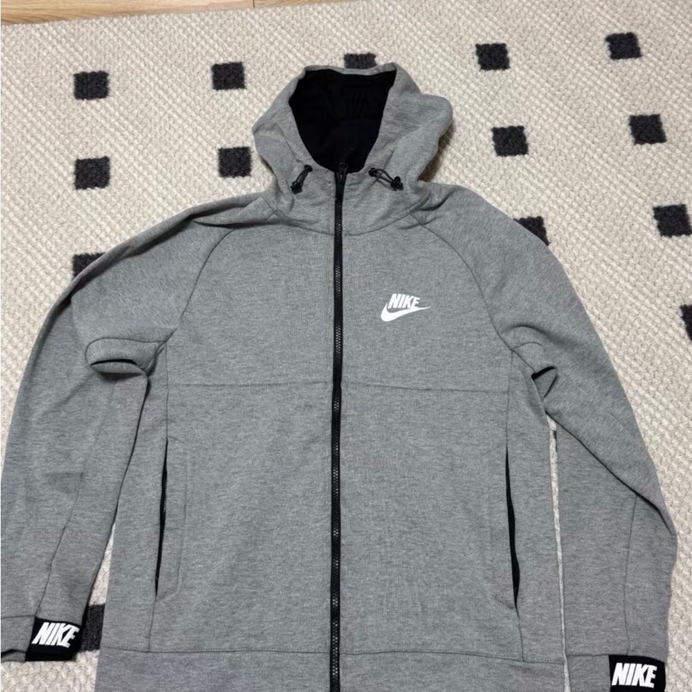 Nike Men's Heather Gray Full-Zip Jacket